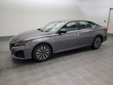 Used 2024 Nissan Altima 2.5 SV image 2