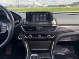 Used 2018 Honda Accord Touring image 2