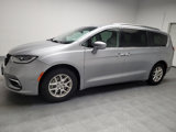 Used 2021 Chrysler Pacifica Touring-L image 2