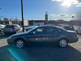 Used 2004 Ford Taurus SEL image 2