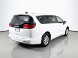 Used 2023 Chrysler Voyager LX image 5
