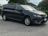 Used 2020 Chrysler Pacifica Touring-L image 2