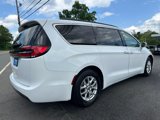 Used 2022 Chrysler Pacifica Touring-L image 6