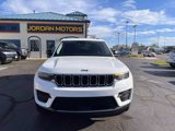 Used 2023 Jeep Grand Cherokee Laredo image 5