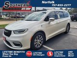 Used 2024 Chrysler Pacifica Pinnacle image 1