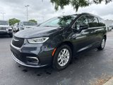 Used 2021 Chrysler Pacifica Touring-L w/ Uconnect Theater Family Group image 3