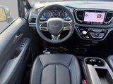 New 2025 Chrysler Pacifica Select image 4