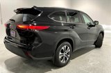 Used 2023 Toyota Highlander XLE image 5