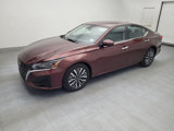Used 2023 Nissan Altima 2.5 SV image 2