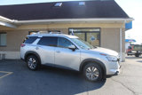 Used 2023 Nissan Pathfinder SL w/ Lighting Package (N92) image 2
