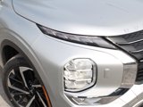 New 2025 Mitsubishi Outlander SE image 2