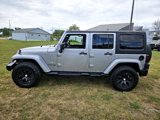 Used 2018 Jeep Wrangler Unlimited Sahara image 2