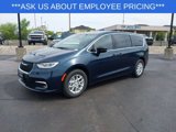 New 2025 Chrysler Pacifica Select image 5