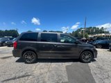 Used 2017 Dodge Grand Caravan SE image 4