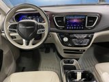 Certified 2017 Chrysler Pacifica Limited w/ Advanced Safetytec Group image 5