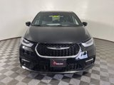 New 2026 Chrysler Pacifica Select image 2