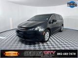 Used 2022 Chrysler Voyager LX image 3