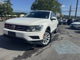 Used 2018 Volkswagen Tiguan SE w/ Panoramic Sunroof Package image 2