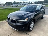 Used 2022 Volvo XC40 T5 Momentum image 4