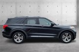 Used 2020 Ford Explorer Platinum w/ Premium Technology Package image 2