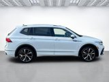 Used 2023 Volkswagen Tiguan SEL R-Line image 2