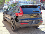 Used 2022 Volvo XC40 T5 R-Design image 4