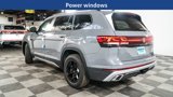 New 2025 Volkswagen Atlas Peak Edition SE image 5