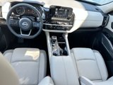 New 2025 Nissan Pathfinder SL image 2