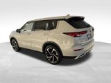 New 2025 Mitsubishi Outlander SE image 4
