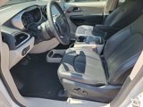 Used 2024 Chrysler Pacifica Touring-L image 5