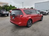 New 2026 Chrysler Pacifica Select image 4