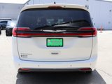Used 2023 Chrysler Pacifica Touring-L image 4