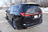 New 2025 Chrysler Pacifica Select w/ Uconnect Theater Family Group image 5