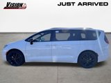 New 2024 Chrysler Pacifica Touring-L w/ Uconnect Theater Family Group image 2