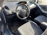 Used 2010 Toyota Yaris 4-Door Hatchback image 2