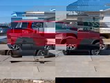 Used 2023 GMC Acadia SLT image 2