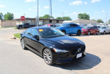 Used 2021 Volvo S60 T6 Momentum image 2