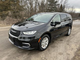 Used 2023 Chrysler Pacifica Touring-L image 2