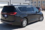 Used 2022 Chrysler Pacifica Touring-L image 5