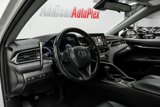 Used 2022 Toyota Camry SE image 3
