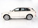 New 2025 Bentley Bentayga image 2