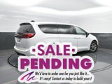 Used 2024 Chrysler Pacifica Limited w/ Trailer Tow Group image 2