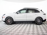 Certified 2025 Porsche Cayenne image 2