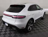 Used 2025 Porsche Macan image 5