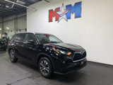 Used 2024 Toyota Highlander XLE image 2