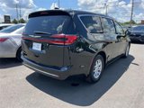 Used 2023 Chrysler Pacifica Touring-L image 6