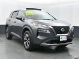 Used 2022 Nissan Rogue SV image 2