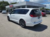 New 2026 Chrysler Pacifica Select image 3