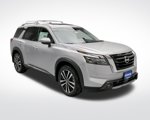 New 2025 Nissan Pathfinder Platinum image 3