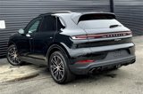 Certified 2025 Porsche Cayenne image 3